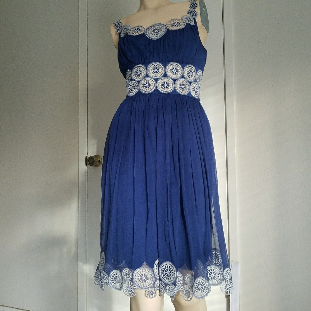 $595 Catherine Malandrino blue white Lace Dress size 6 Embroidered